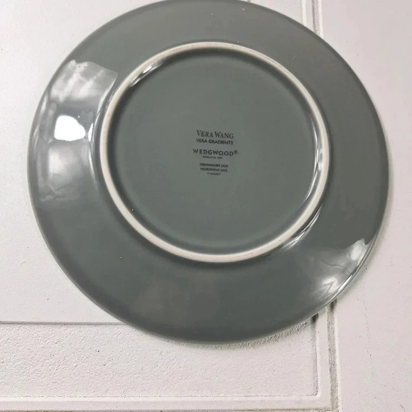 Vera Wang Vera Gradients Wedgewood England 1759 Green 4 Plates Salad/Dessert - Picture 6 of 13